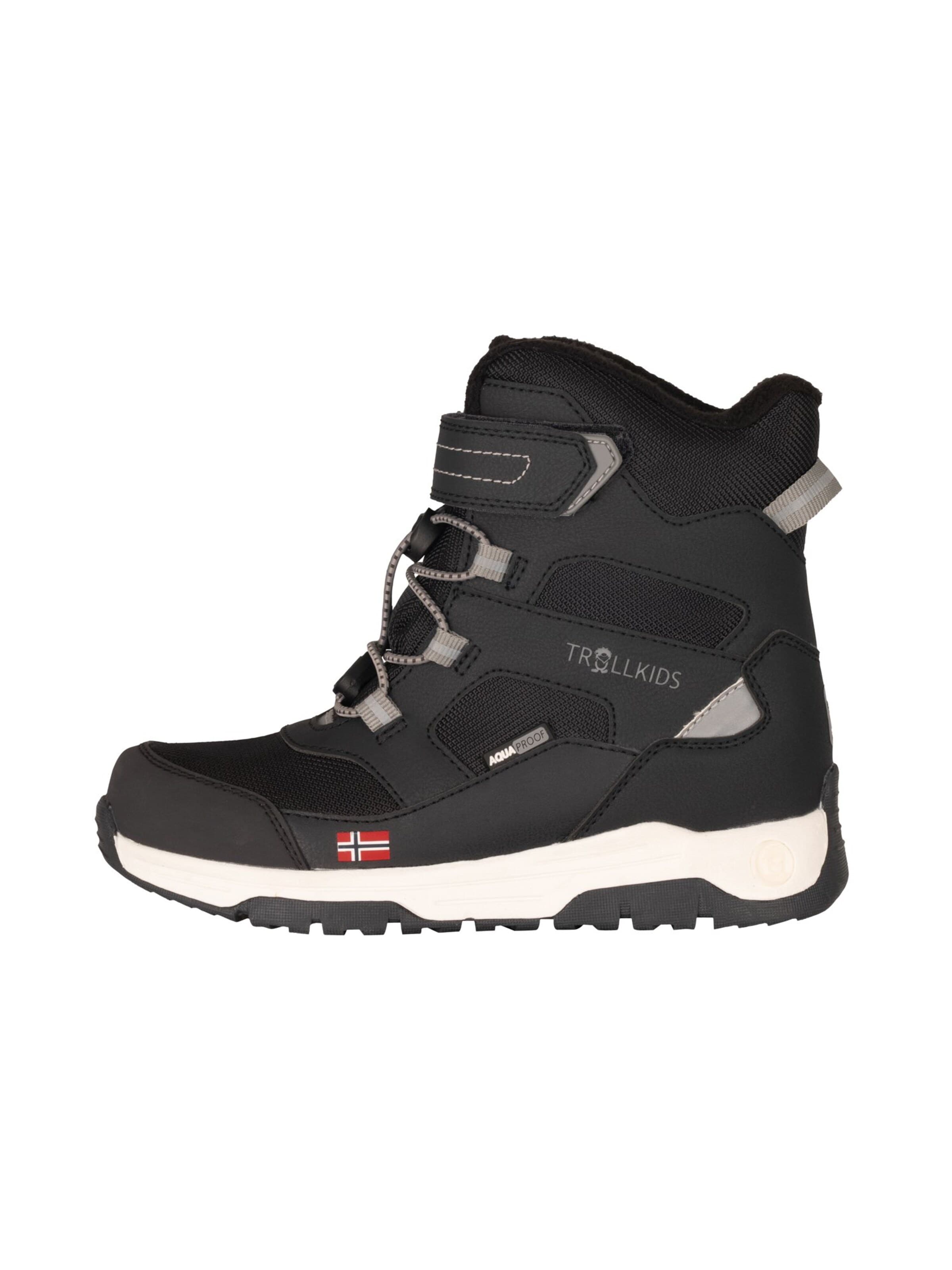 TROLLKIDS Snow Boots in Black: front