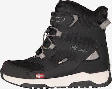 TROLLKIDS Snow Boots in Black: front