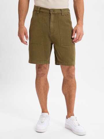 Santa Cruz Regular Shorts in Grün: Vorderseite