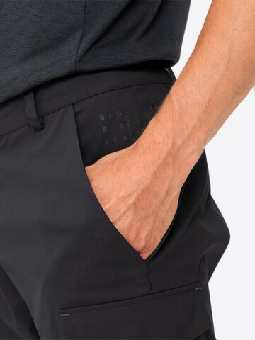 VAUDE Regular Outdoor trousers 'M Neyland Cargo STS' in Black