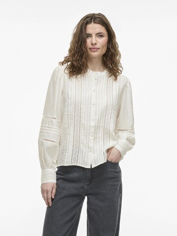 VILA Blouse in White: front