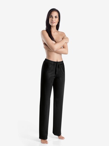 Hanro Loose fit Pants ' Cotton Deluxe ' in Black: front