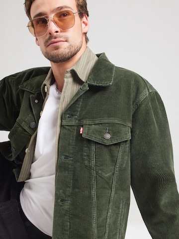 LEVI'S ® Демисезонная куртка 'Corduroy Relaxed Trucker Jacket' в Зеленый