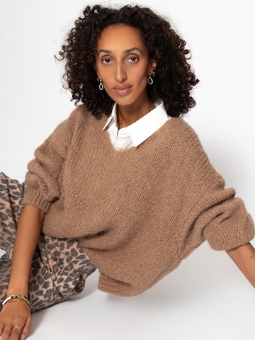 SASSYCLASSY Oversizepullover in Braun