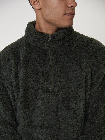 Loungeable Sweater in Green