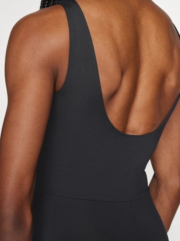 Haut ' Scoop ' Girlfriend Collective en noir