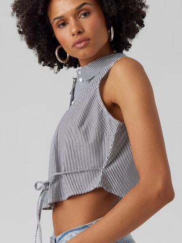 Vero Moda Petite - Blusa 'CORA' en azul