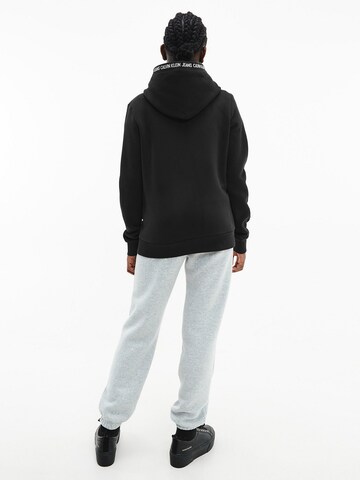 Calvin Klein Jeans Sweatshirt i svart