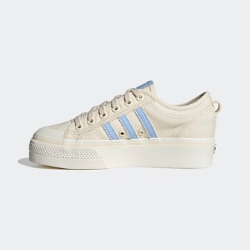 ADIDAS ORIGINALS Σνίκερ χαμηλό 'Nizza Platform' σε μπεζ