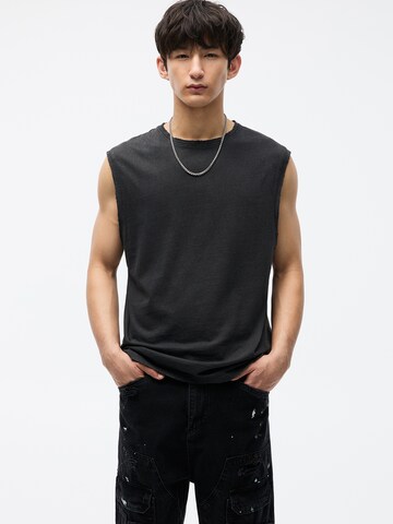 Tricou de la Pull&Bear pe negru: față