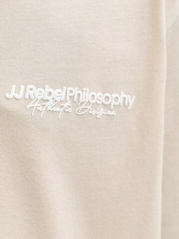 JJ Rebel - Camiseta 'JREBZACK' en beige