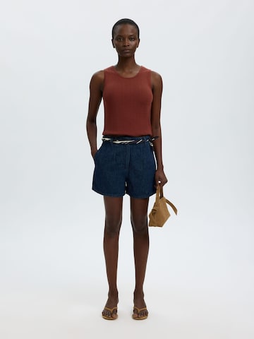 SELECTED - Top de punto en rojo