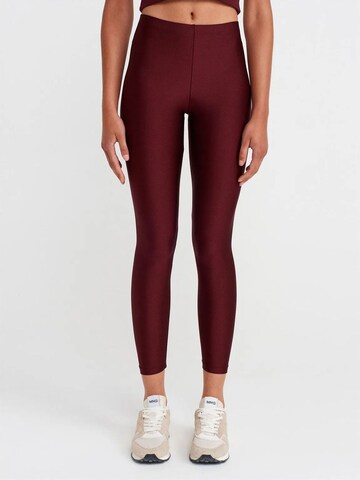 Dilvin - Leggings em vermelho: frente