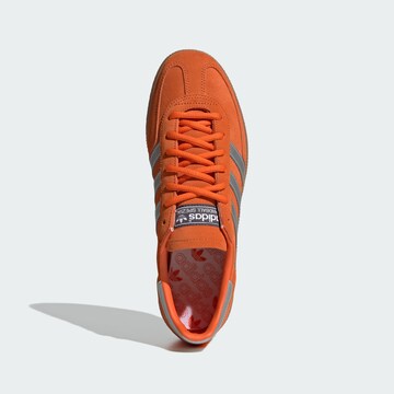 Sneaker bassa 'Handball Spezial' di ADIDAS ORIGINALS in arancione