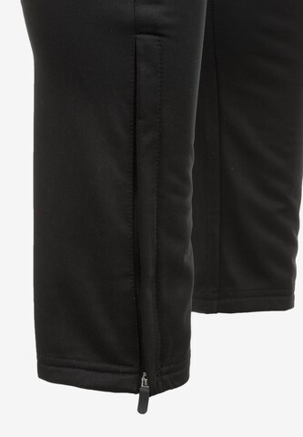 Coupe slim Pantalon de sport 'Club Essential' UMBRO en noir