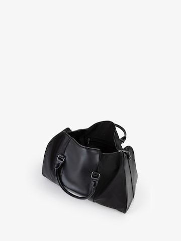 VALENTINO Дорожная сумка в Черный