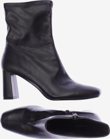 Bershka Dress Boots in 42 in Black: front