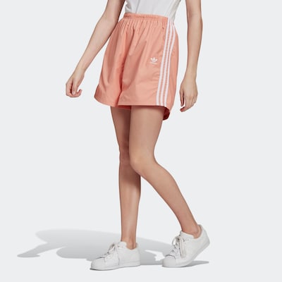 ADIDAS ORIGINALS Shorts in rosa / weiß, Modelansicht