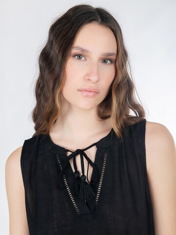 Influencer - Vestido 'Tiered' en negro