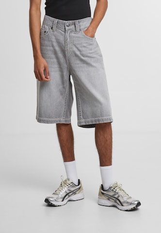 True Religion Regular Jeans in Grey: front