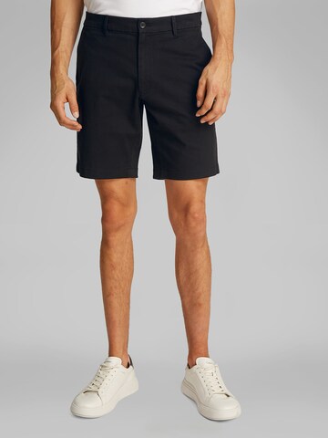 Calvin Klein Slim fit Chino trousers in Black: front