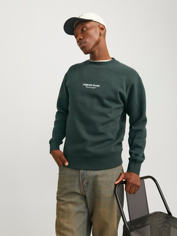 Sweat-shirt 'JORVesterbro' JACK & JONES en gris