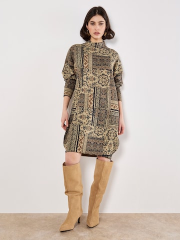 Robe Apricot en mélange de couleurs