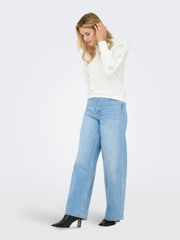 ONLY Sweatshirt 'Femme' in Wit