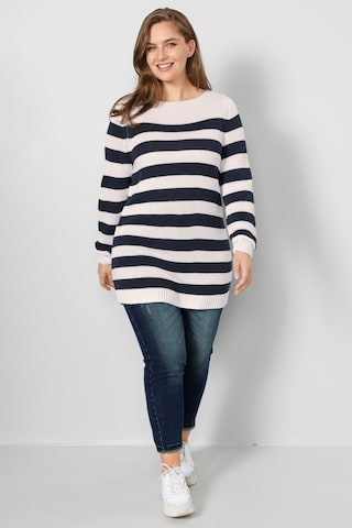 Janet & Joyce Sweatshirt in Wit