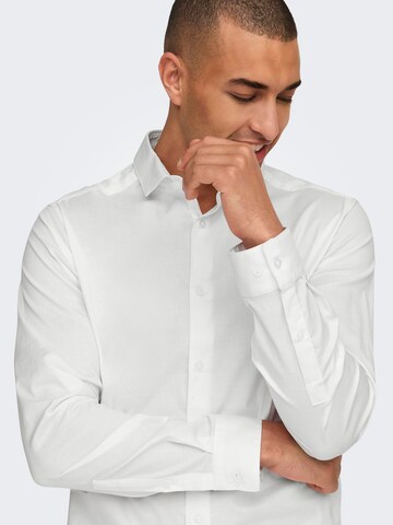 Only & Sons - Ajuste estrecho Camisa de negocios 'ONSJordan' en blanco