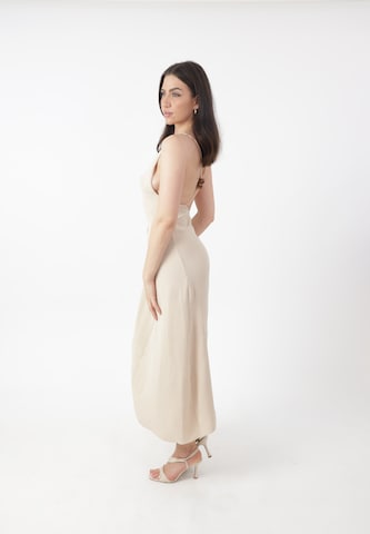 Elara Jurk in Beige