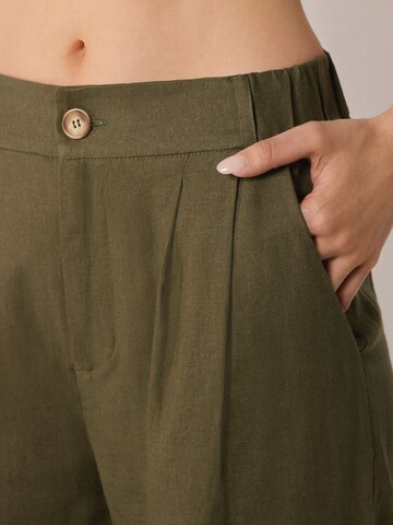 CALZEDONIA Loose fit Pants in Green