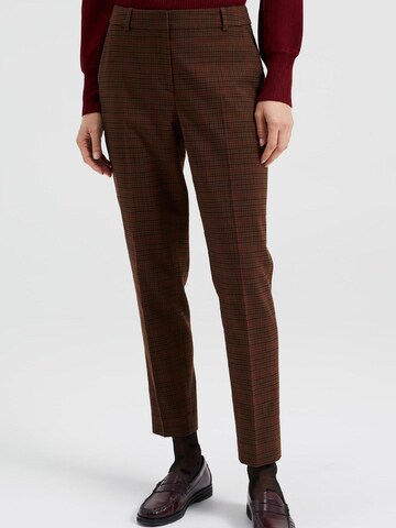 WE Fashion Slim fit Trousers with creases in Brown: front