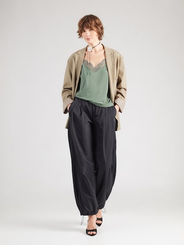 Haut 'VMKAREN' VERO MODA en vert