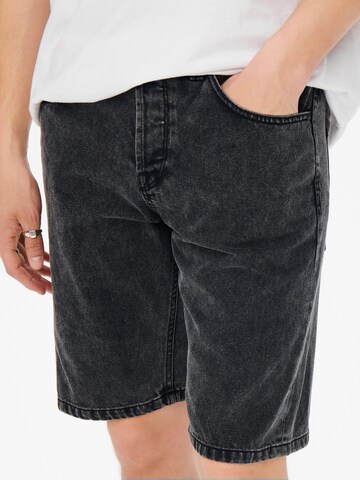 Only & Sons Regular Jeans 'Avi' in Schwarz