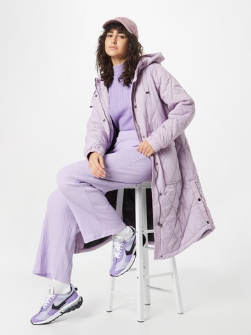 Moves Between-Seasons Coat 'Amaddie' in Purple