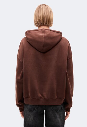 Sweat-shirt 'Lotte' WEEKDAY en marron