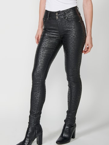 Skinny Pantaloni de la KOROSHI pe negru