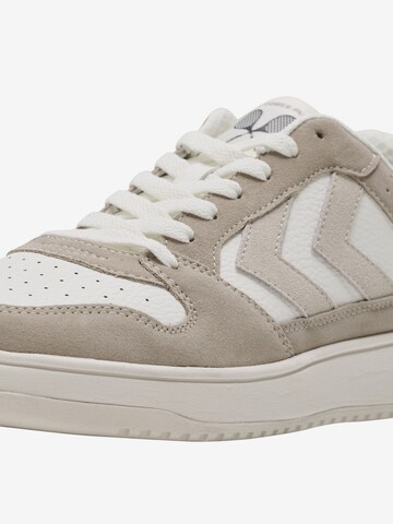 Hummel Sneaker 'St Power Play' in Beige