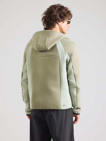 Nike Sportswear Tréning dzseki 'TECH FLC PRO' - zöld