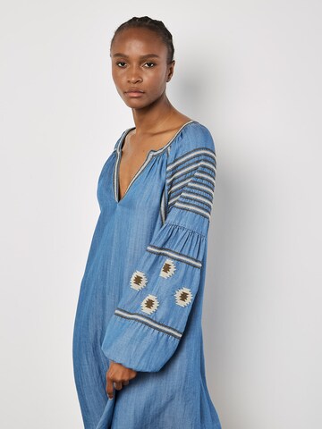 Apricot Jurk in Blauw