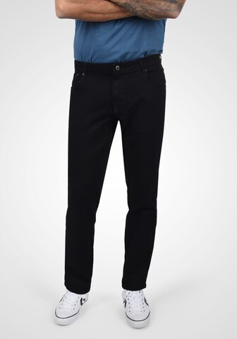 !Solid Regular Jeans in Black: front