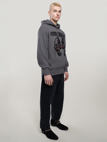 MAD TIGERS Sweatshirt 'Black Tigers' in Grau