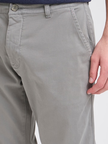 Casual Friday - Slimfit Pantalón chino 'Viggo' en gris