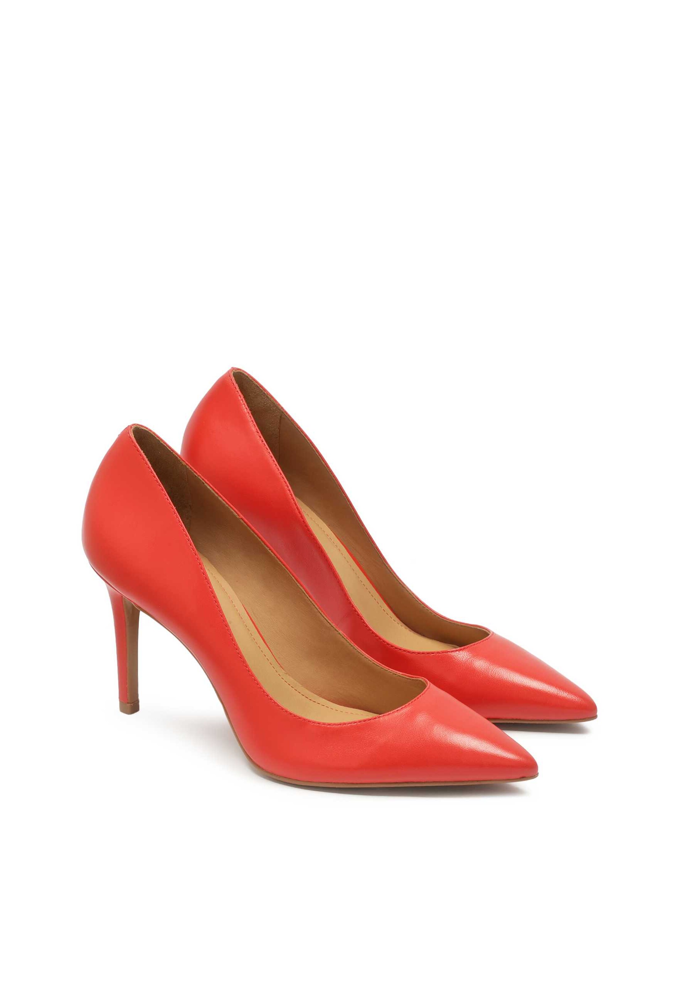 Kazar Pumps in Red