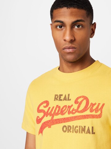 Superdry T-Shirt in Gelb