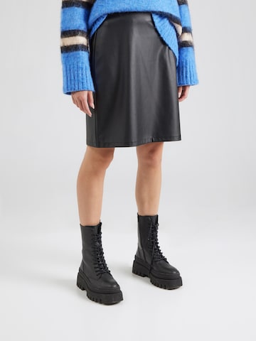 s.Oliver Rock in Schwarz: Vorderseite