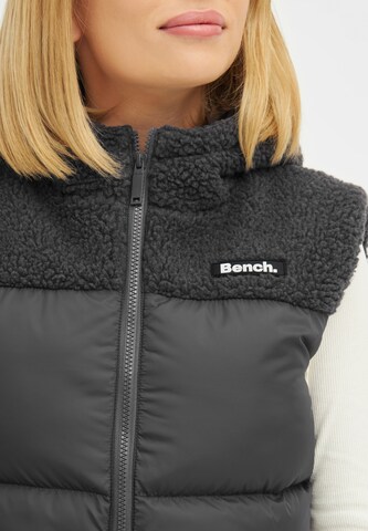 BENCH Vest in Grey