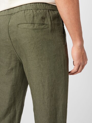 KnowledgeCotton Apparel Regular Pleat-Front Pants in Green