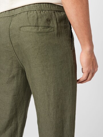 KnowledgeCotton Apparel - regular Pantalón plisado en verde